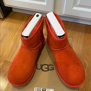 UGG Classic Mini II Genuine Shearling Lined Boot. size 7. Color: Harvest Orange.